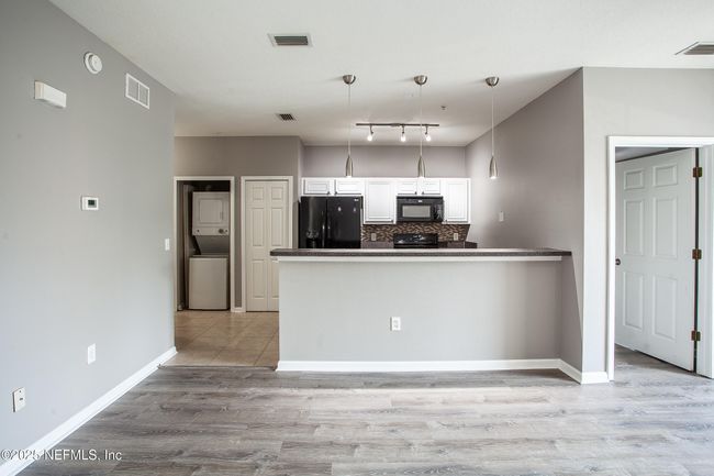 203 - 8226 Green Parrot Rd, Condo with 2 bedrooms, 2 bathrooms and null parking in Jacksonville FL | Image 5