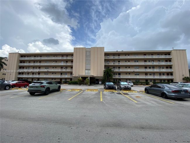 APT-301 - 232 Ne 12 Th Ave, Condo with 2 bedrooms, 2 bathrooms and null parking in Hallandale Beach FL | Image 15