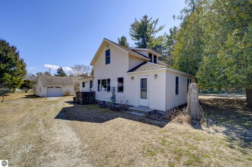603 S Main St, Leland, MI, 49654 | Card Image