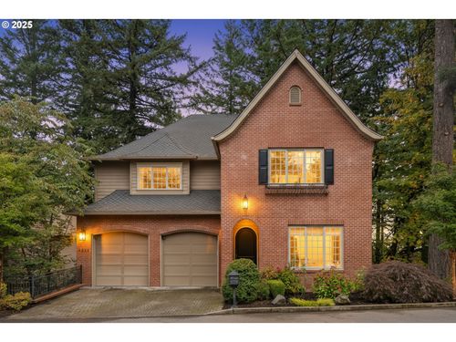 4530 Sw Council Crest Dr, Portland, OR, 97239-1509 | Card Image