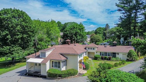 109 School St, Groveland, MA, 01834-1670 | Card Image