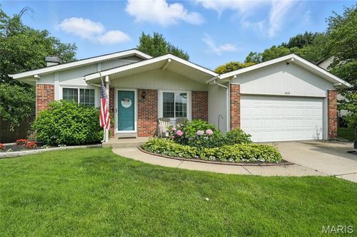 1012 Acorn Trail Dr, Florissant, MO, 63031-7454 | Card Image