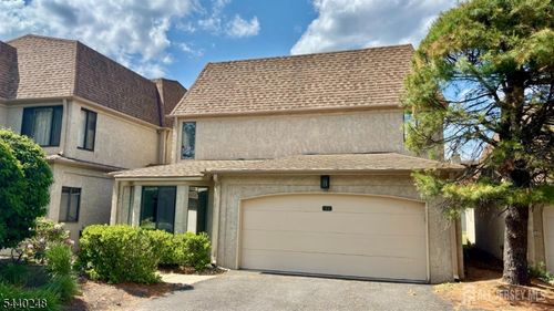 21 Carriage Pl, Edison, NJ, 08820-4023 | Card Image
