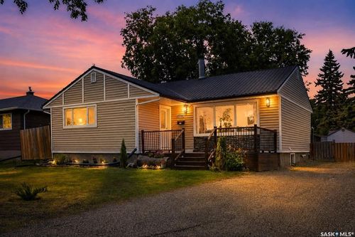 2730 Thornton Ave, Regina, SK, S4S1J1 | Card Image