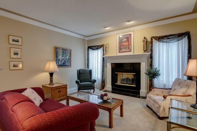 23 Prominence Point Sw, Home with 2 bedrooms, 2 bathrooms and 4 parking in Calgary AB | Image 8