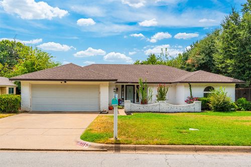 4633 Saldana Dr, Fort Worth, TX, 76133-6238 | Card Image