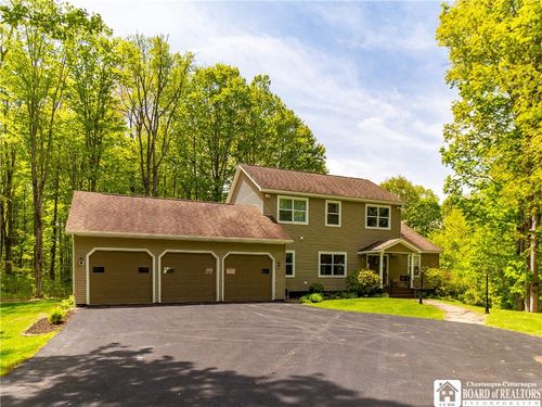 83 Center St, Bemus Point, NY, 14712-9628 | Card Image