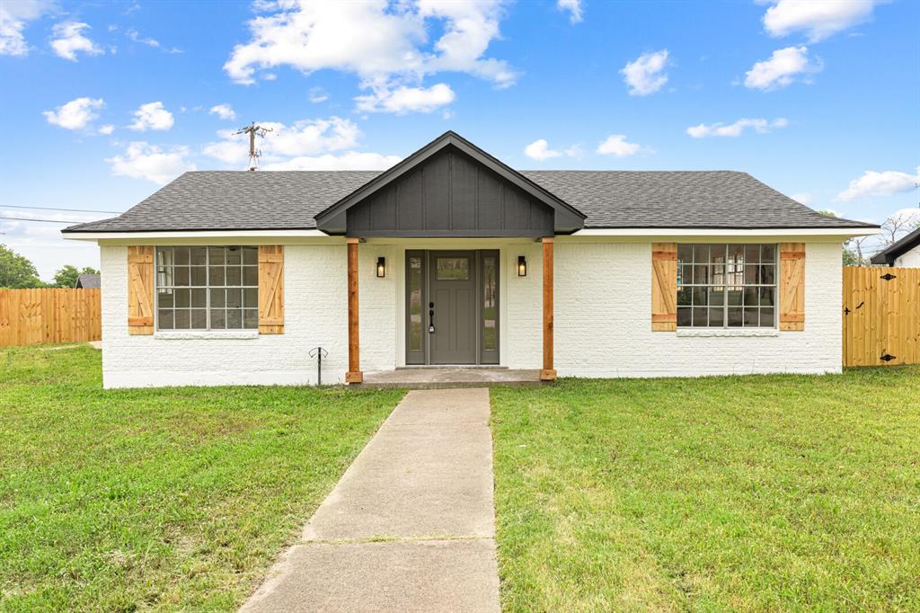 Avenue I , Clifton, TX 76634