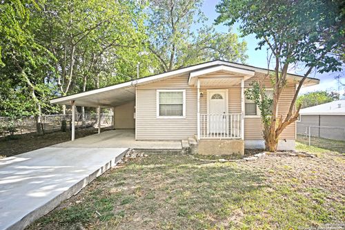 633 S Academy Ave, New Braunfels, TX, 78130-4701 | Card Image