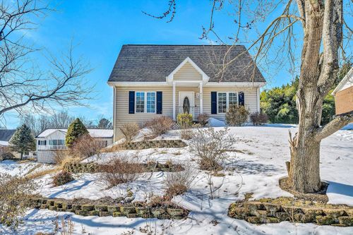 409 Wills Rd, Lexington, VA, 24450-2826 | Card Image