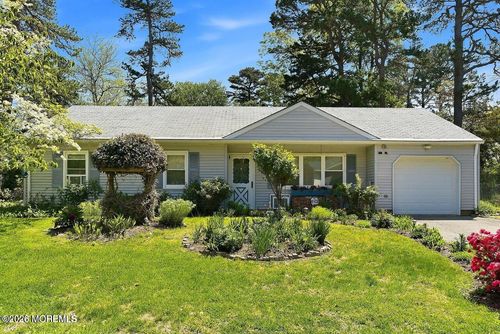 1163 Manor Dr, Lakewood, NJ, 08701-5837 | Card Image