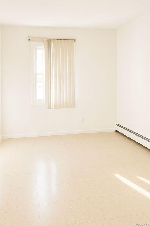 656 Post Ave, Bellport, NY, 11713-1608 | Card Image