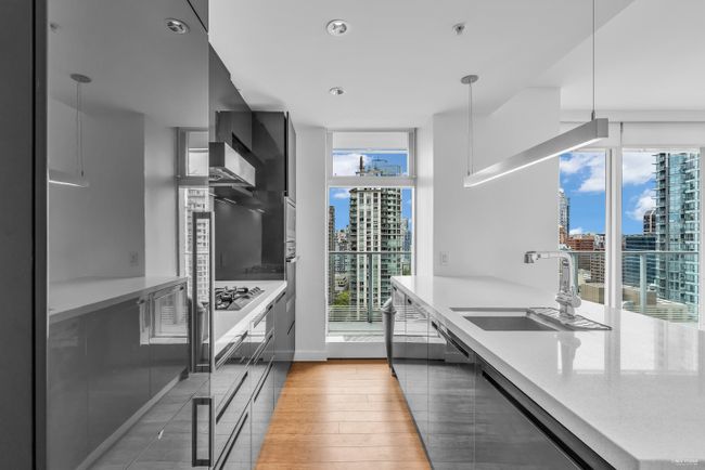 2201 - 777 Richards Street, Condo with 2 bedrooms, 2 bathrooms and 1 parking in Vancouver BC | Image 13