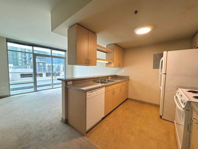 802 - 425 W Beech St, Condo with 2 bedrooms, 1 bathrooms and 1 parking in San Diego CA | Image 11