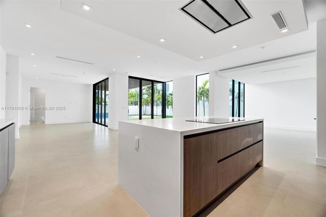 6818 - 6818 Nw 104 Th Ct, House other with 4 bedrooms, 5 bathrooms and null parking in Doral FL | Image 10