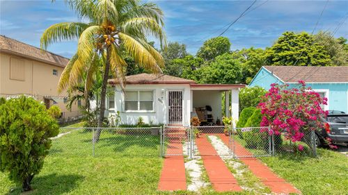 926 Nw 24th Ct, Miami, FL, 33125-3123 | Card Image