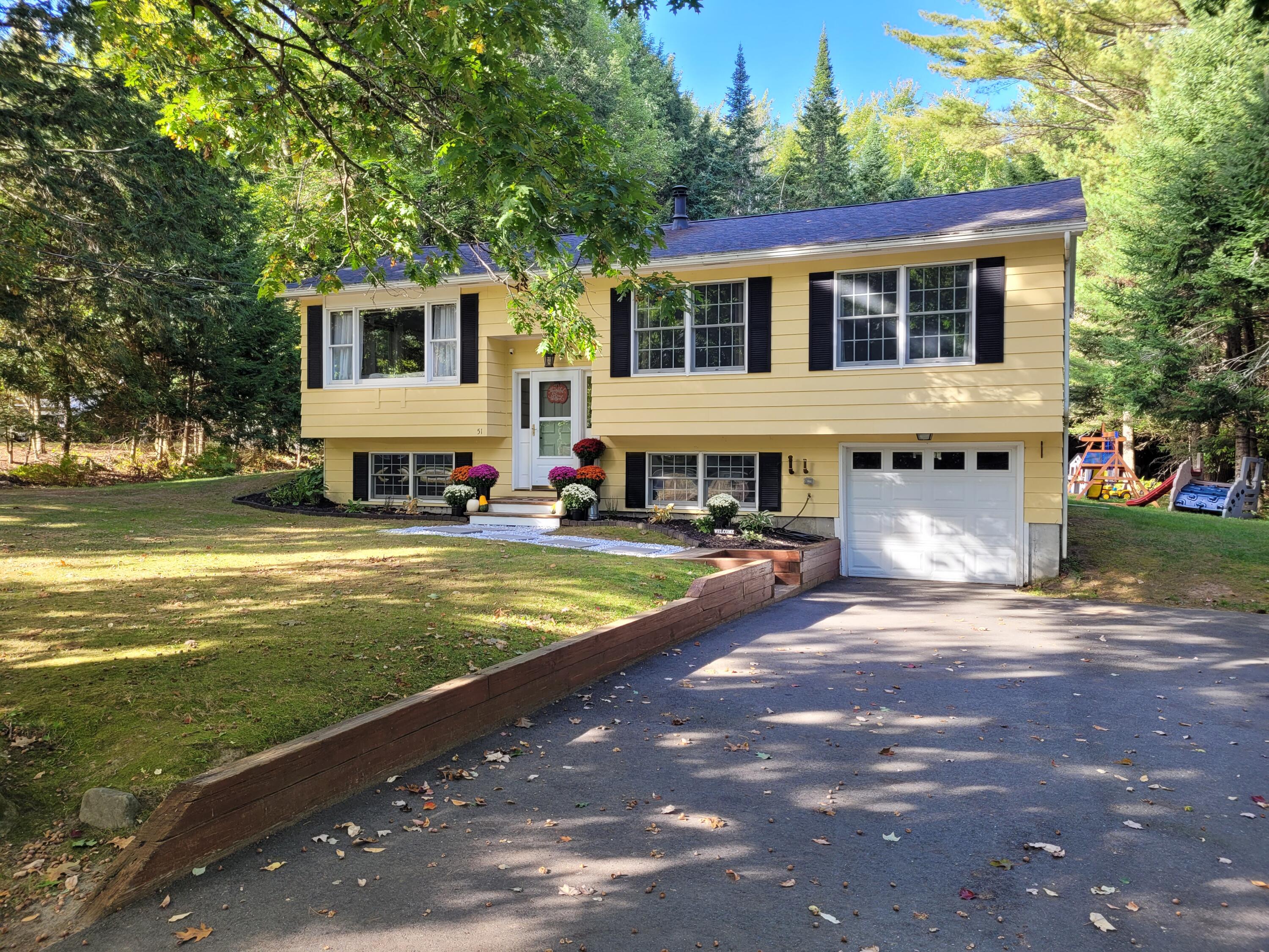 Oak Hill Dr, Oakland, ME 04963