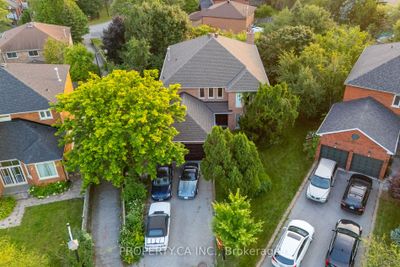 24 Delancey Cres, House other with 5 bedrooms, 3 bathrooms and 6 parking in Unionville ON | Image 1