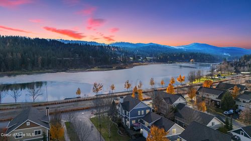 4083 W Shoreview Ln, Coeur D Alene, ID, 83814-8913 | Card Image