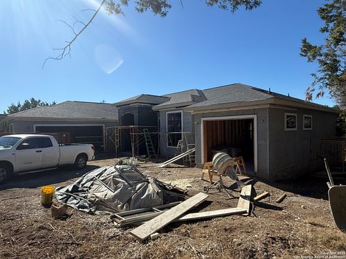 189 Mustang Ln, Spring Branch, TX, 78070-3873 | Card Image