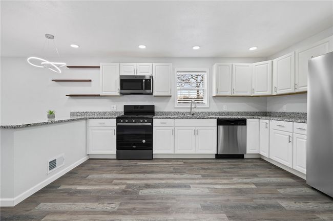 623 6 Th St, House other with 2 bedrooms, 2 bathrooms and 2 parking in W Leechburg PA | Image 8