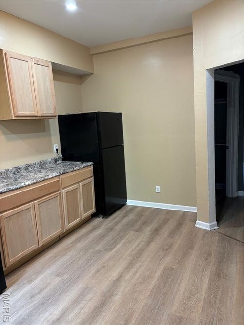 4844 Northland Ave, Saint Louis, MO, 63113-1829 | Card Image