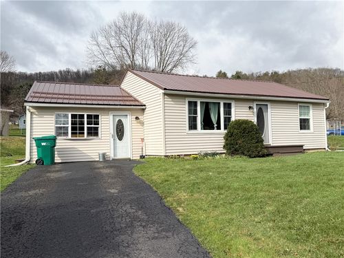 18 Clark Dr, Bradford, PA, 16701-3008 | Card Image