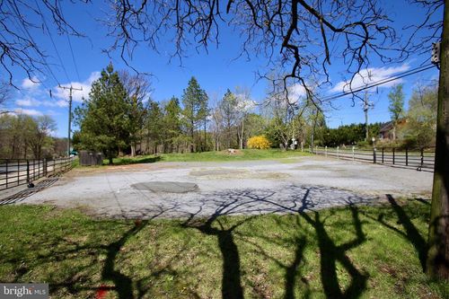 35972 Charles Town Pike, HILLSBORO, VA, 20132-1702 | Card Image