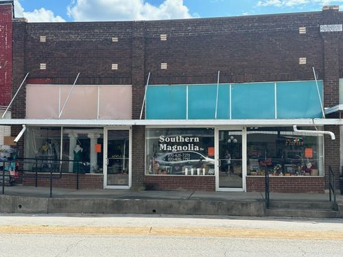 228 Main St, Mammoth Spring, AR, 72554-7466 | Card Image