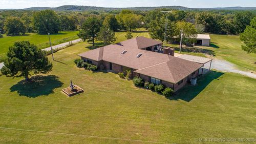 2095 Hartshorne Adamson Rd, Hartshorne, OK, 74547-5256 | Card Image