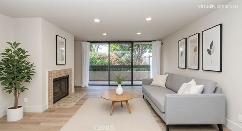 apt-214-1900 Vine St, Hollywood, CA, 90068-3061 | Card Image