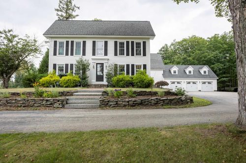 77 Broad St, Hollis, NH, 03049-6017 | Card Image