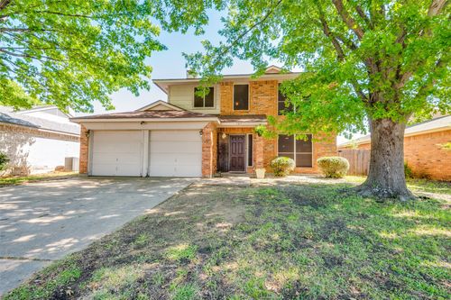 627 Lemon Dr, Arlington, TX, 76018-1693 | Card Image
