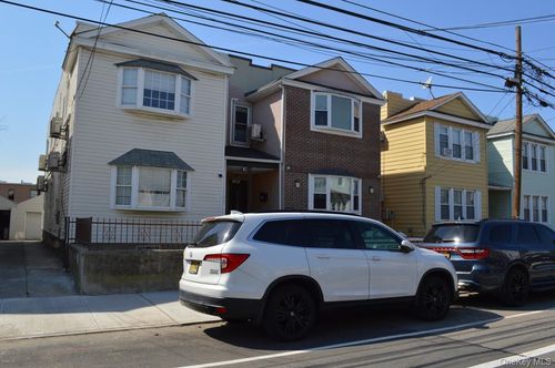 5044 47th St, Woodside, NY, 11377-7328 | Card Image