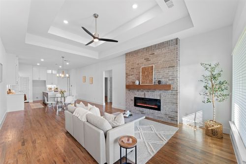 607 E Woodell Dr, Glenn Heights, TX, 75154-2109 | Card Image