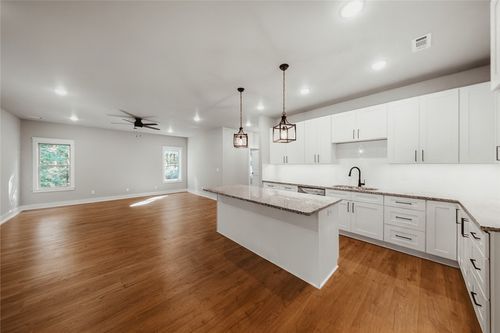 17 Kirkcolm Dr, Bella Vista, AR, 72715-4708 | Card Image