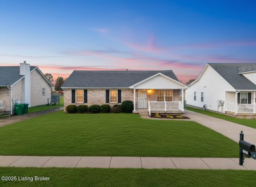 8805 Persistence Dr, Louisville, KY, 40229-2590 | Card Image