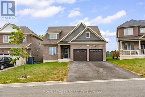 10 Oriole Crescent, Port Colborne (Main Street), ON, L3K6E2 | Card Image