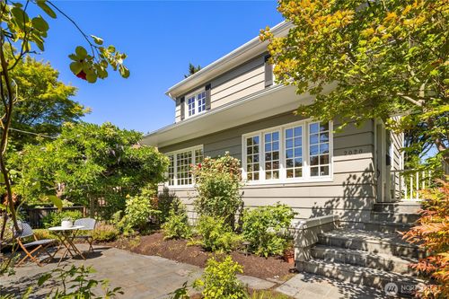 2020 E Lynn Street, Seattle, WA, 98112 | Card Image