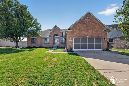 18203 Sunflower Dr, Rockwood, MI, 48173-8749 | Card Image