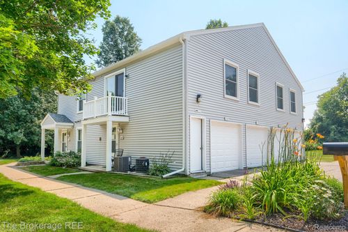 1393 Hobnail Ct, Davison, MI, 48423-2203 | Card Image