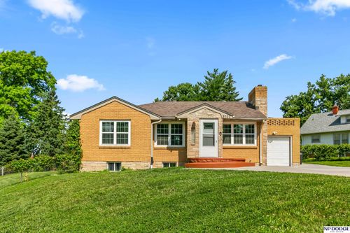 3702 N 60th St, Omaha, NE, 68104-2747 | Card Image