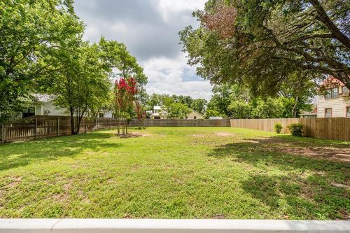 7-pt-207 N Acorn St, Fredericksburg, TX, 78624-3203 | Card Image