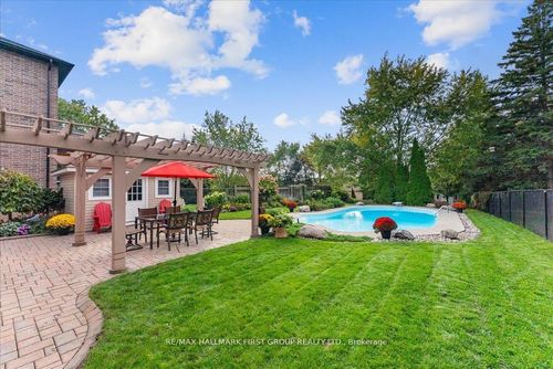 1884 Appleview Rd, Pickering, ON, L1V1T8 | Card Image