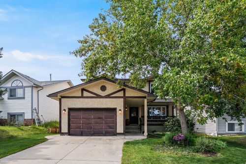 202 Shawinigan Way Sw, Calgary, AB, T2Y2W3 | Card Image