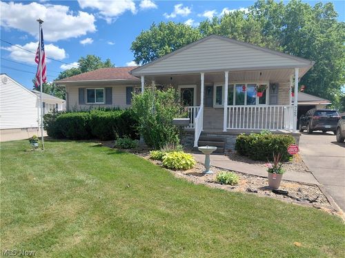 725 Gary Dr, Hubbard, OH, 44425-1232 | Card Image
