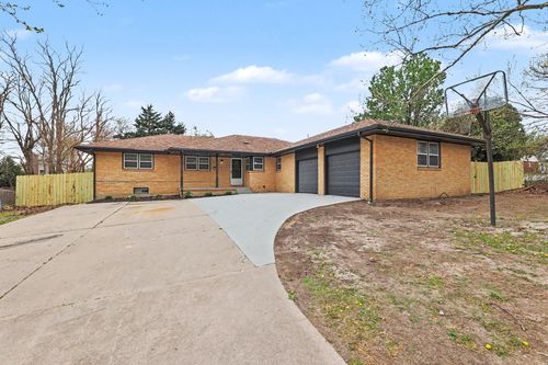 801 E Goeldner Ln, Derby, KS, 67037-2814 | Card Image