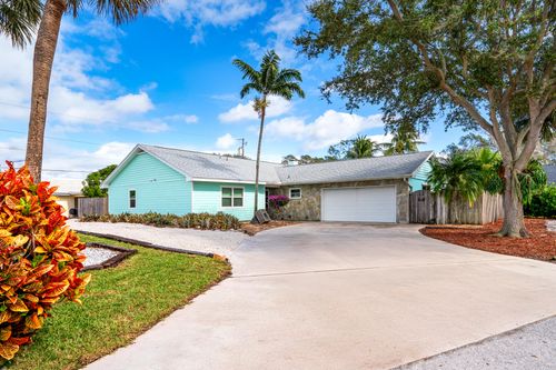 611 East Dr, Delray Beach, FL, 33445-8713 | Card Image