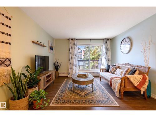 10636 120 St Nw, Edmonton, AB, T5H4L5 | Card Image