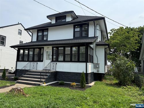 319 Crestview Pl, Teaneck, NJ, 07666-3204 | Card Image